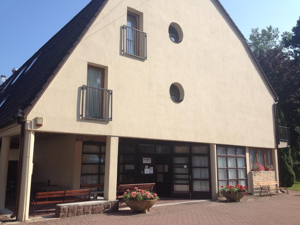 Hotel Family Balatonföldvár Extérieur photo
